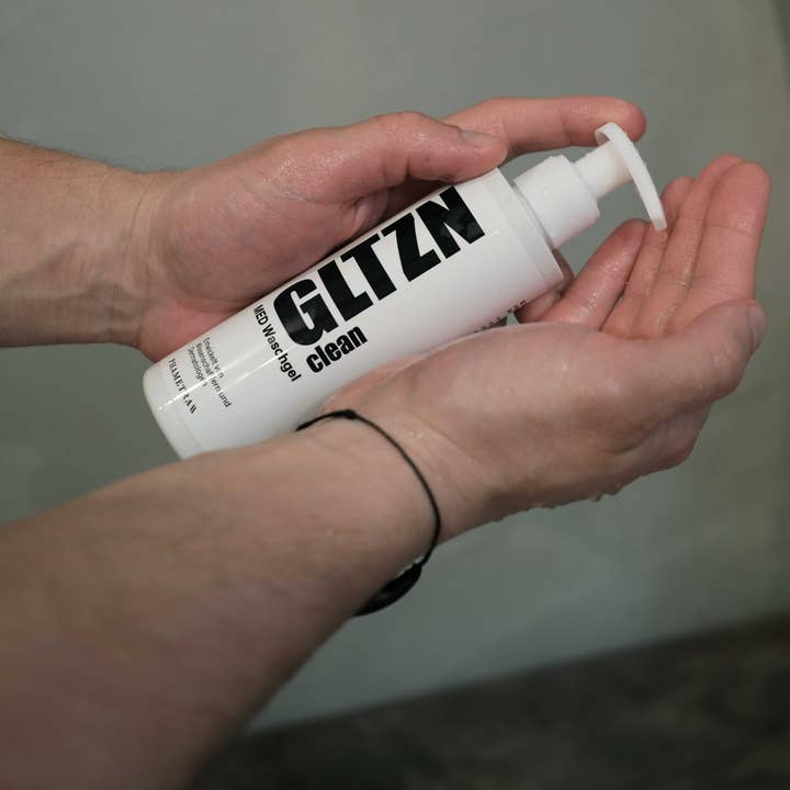 Phametra Cosmetics - Wholesale Body Wash/Shower Gel - GLTZN clean med wash gel3