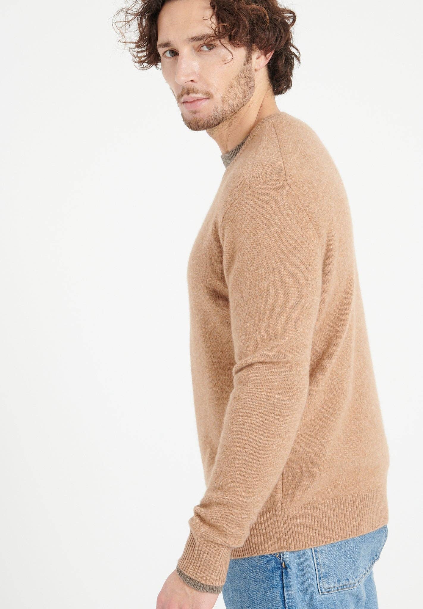 camel Men's round neck cashmere 4-ply sweater LUKE 14 for wholesale on Faire1