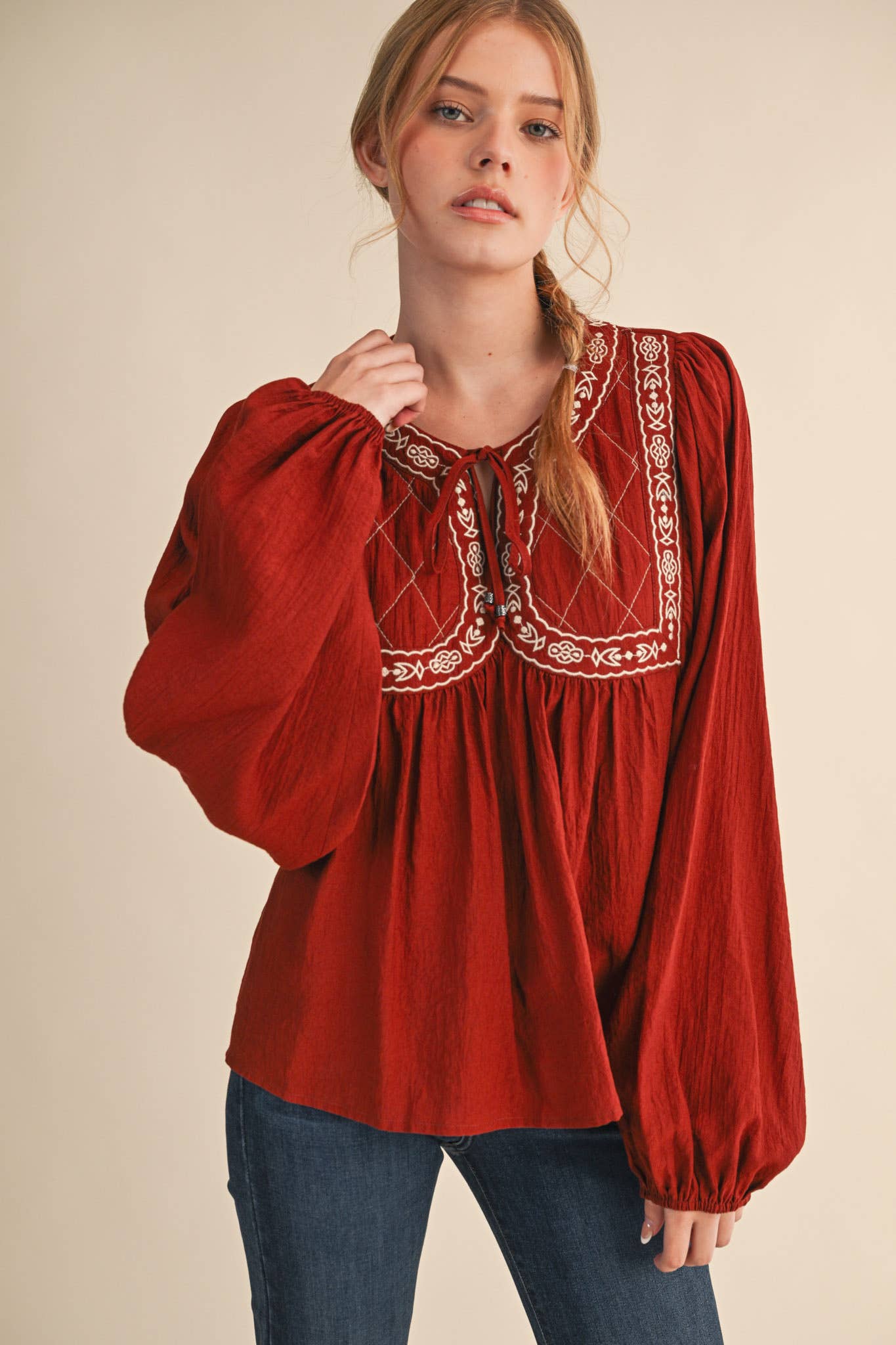 &MERCI - Vendita all'ingrosso Camicetta - Donna - Blusa con maniche a palloncino e rifiniture ricamate MTP422326