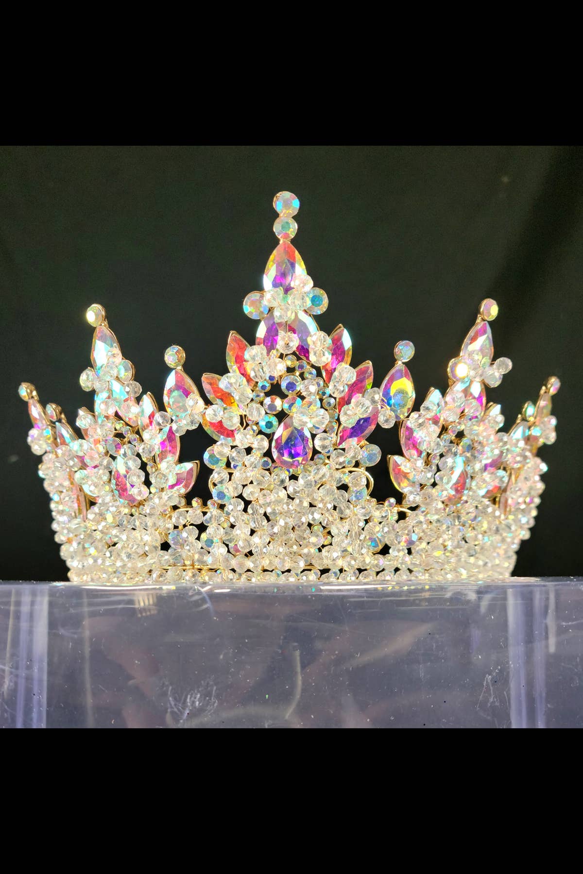 Chicas - Wholesale Tiara - Women's - Beautiful metal tiara with crystal balls and jewels HT9770