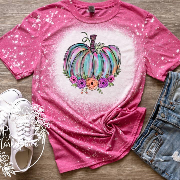 Roze bloemen Doodle Pump in grafisch T-shirt voor wholesale door MJ MarketPlace