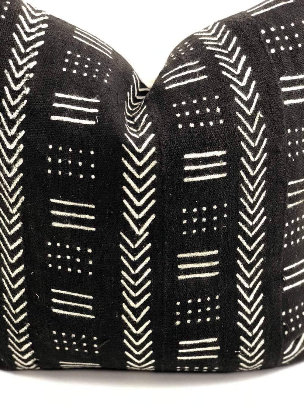 Bryar Wolf - Wholesale Throw/Decorative Pillow - KEIL Pillow Throw Pillows Black1