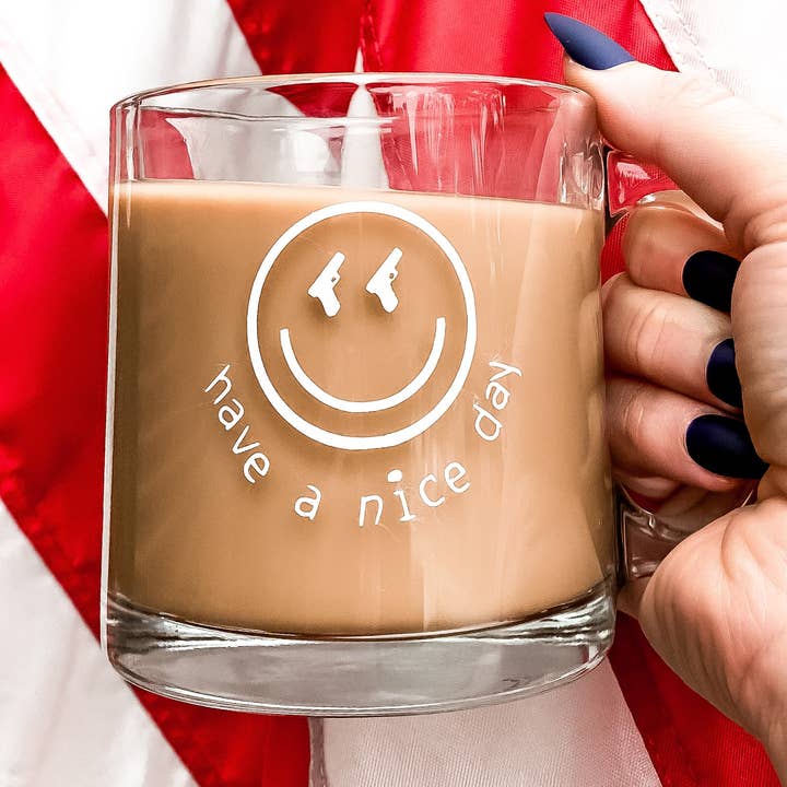 Har en dejlig dag glas krus for engroshandel hos Armed In Style