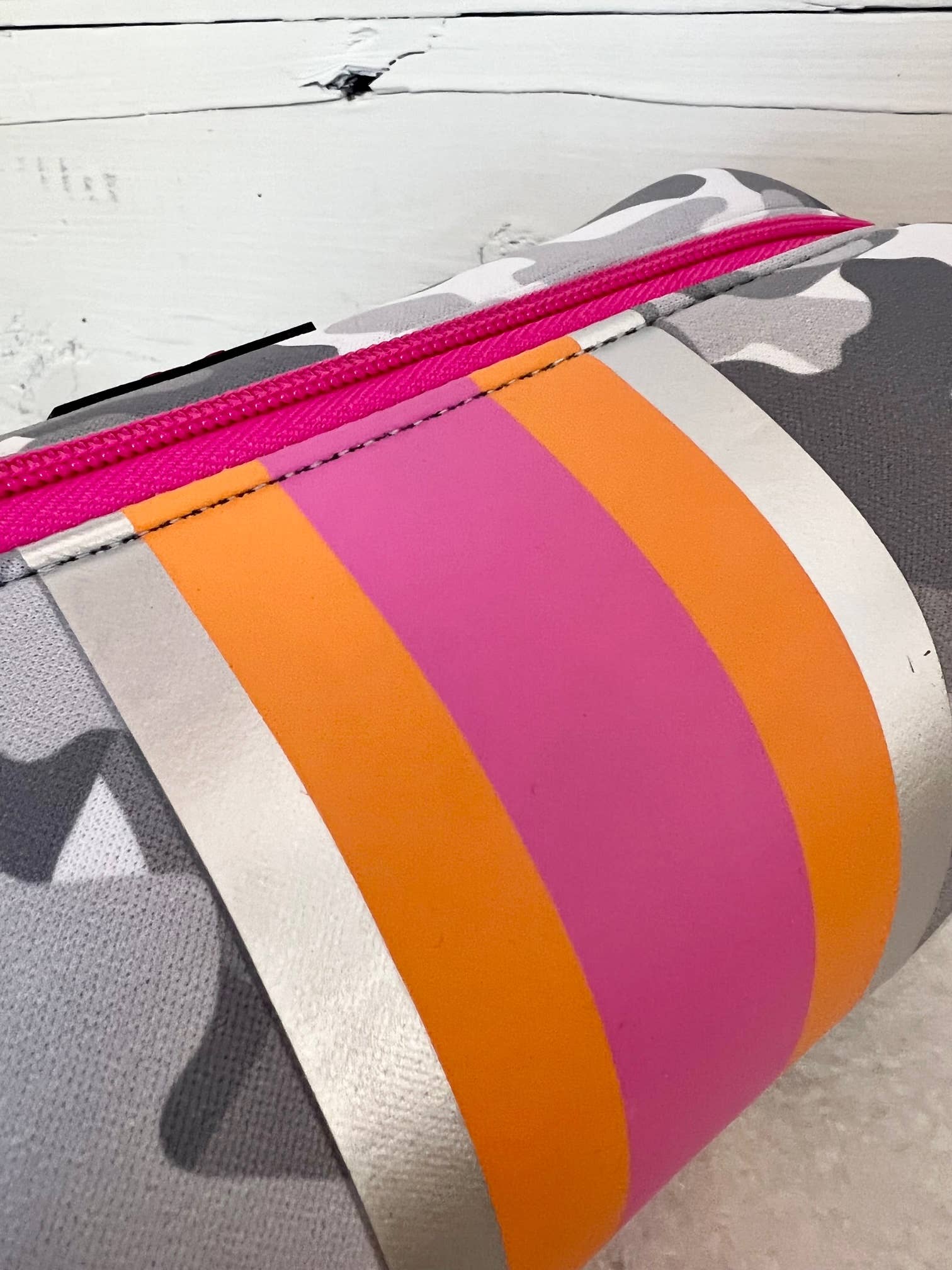 TAYLOR GRAY - Vente Trousses de maquillage/cosmétique - La petite trousse de maquillage en néoprène Olivia | shoptaylorgray2