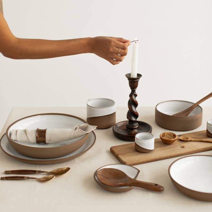 Less Is More Studios – wholesale Tallrikar – Minimalistisk middagstallrik3