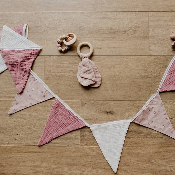 Lard Bunting Garland for wholesale by LES PETITS SAUVAGES CO