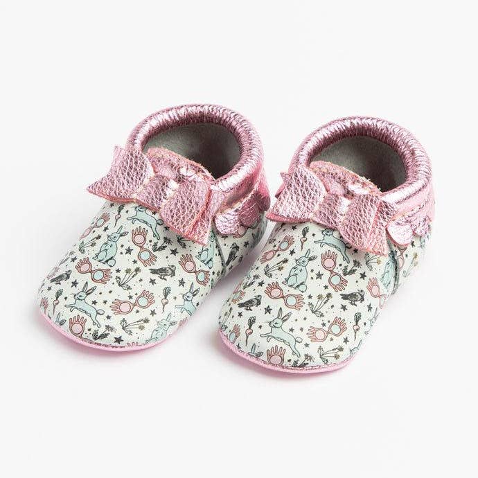 Luna Lovegood™ Schleifen-Babyschuh für den Großhandel von Freshly Picked