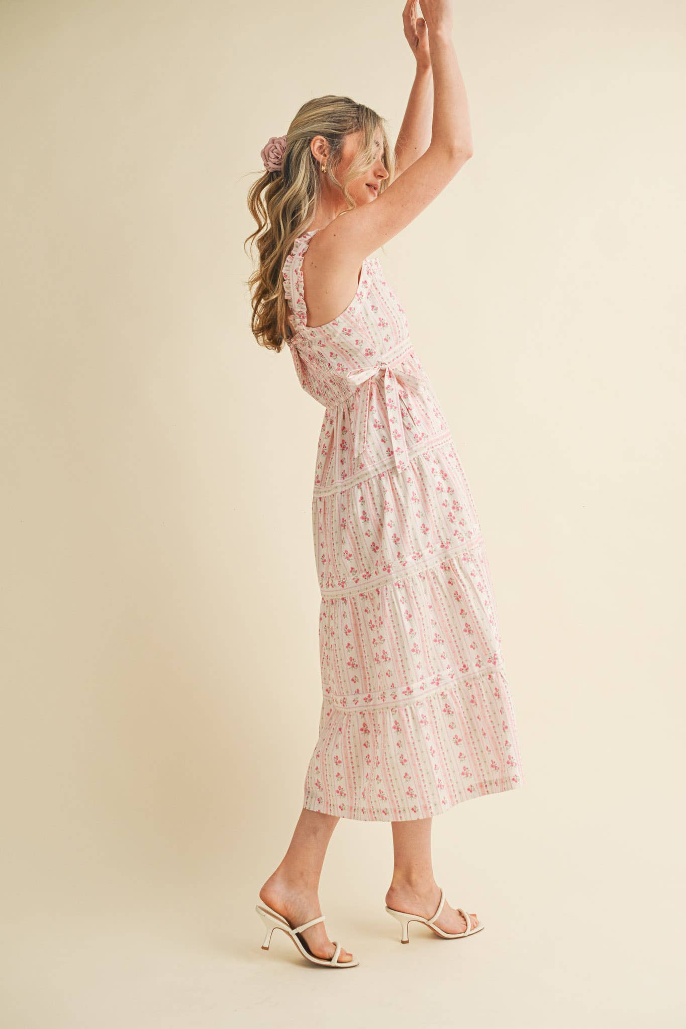 &MERCI - Wholesale Dress - Women's - RUFFLED STRAP FLORAL MIDI DRESS WITH SIDE TYING BOWS MDR358612