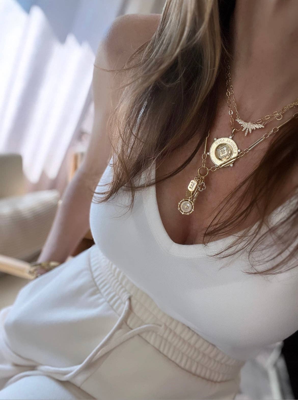 Boutique Suarez Co. - Wholesale Pendant/Charm Necklace - Soul Connection - Eternal Love Medallion Necklace 15” + 3”4