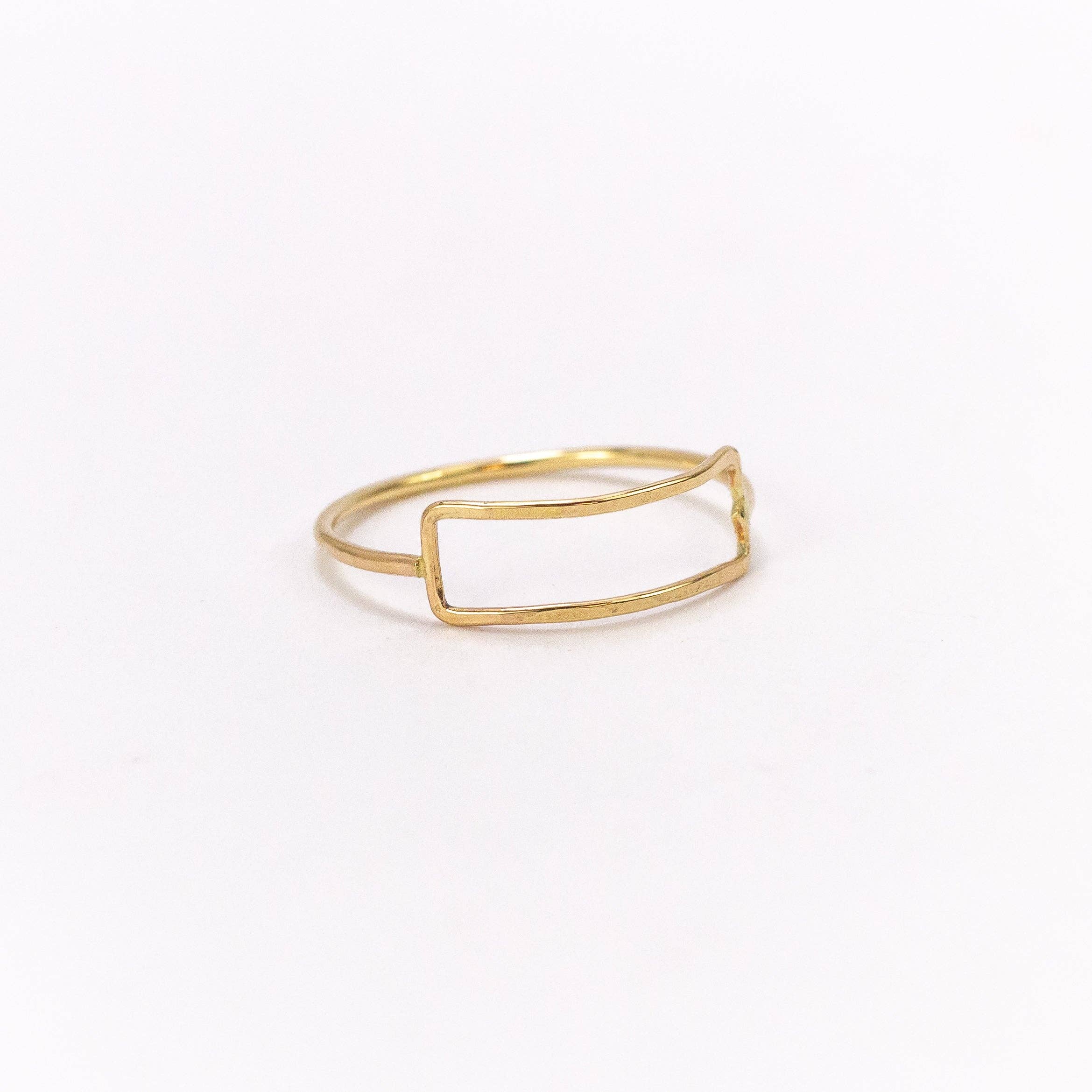 Laura J Designs - Vente Anneau/bague à empiler - Bague rectangulaire délicate1