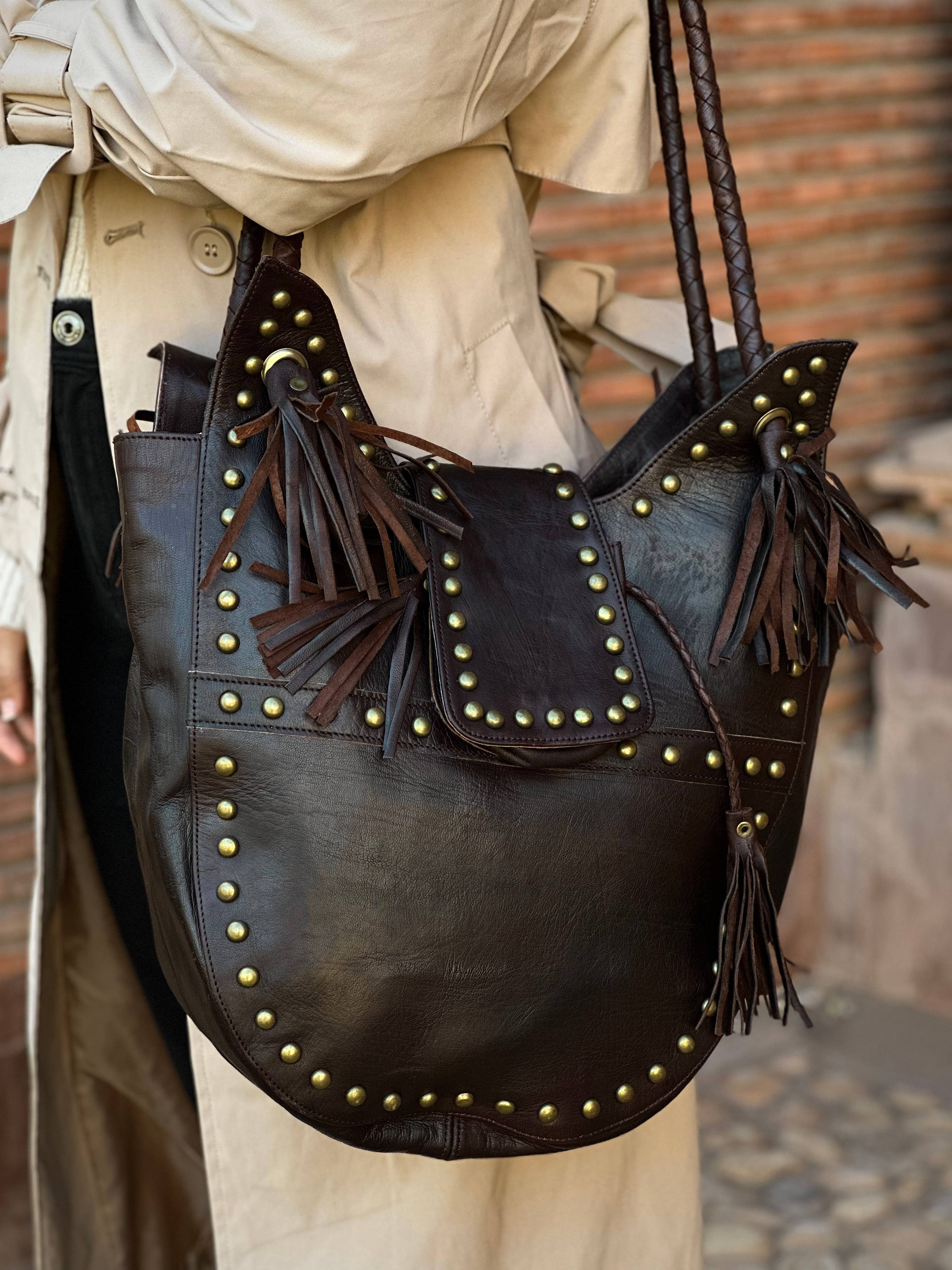 Berberwoolrug – wholesale Shoulder bag – women's – Handmade fringe Brown Leather Hobo Bag, Chic Shoulder Purse 8