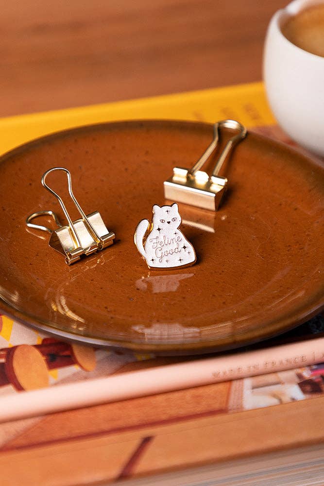 ALL THE WAYS TO SAY - Europe - Wholesale Lapel Pin/Button - Feline Good - Pins1