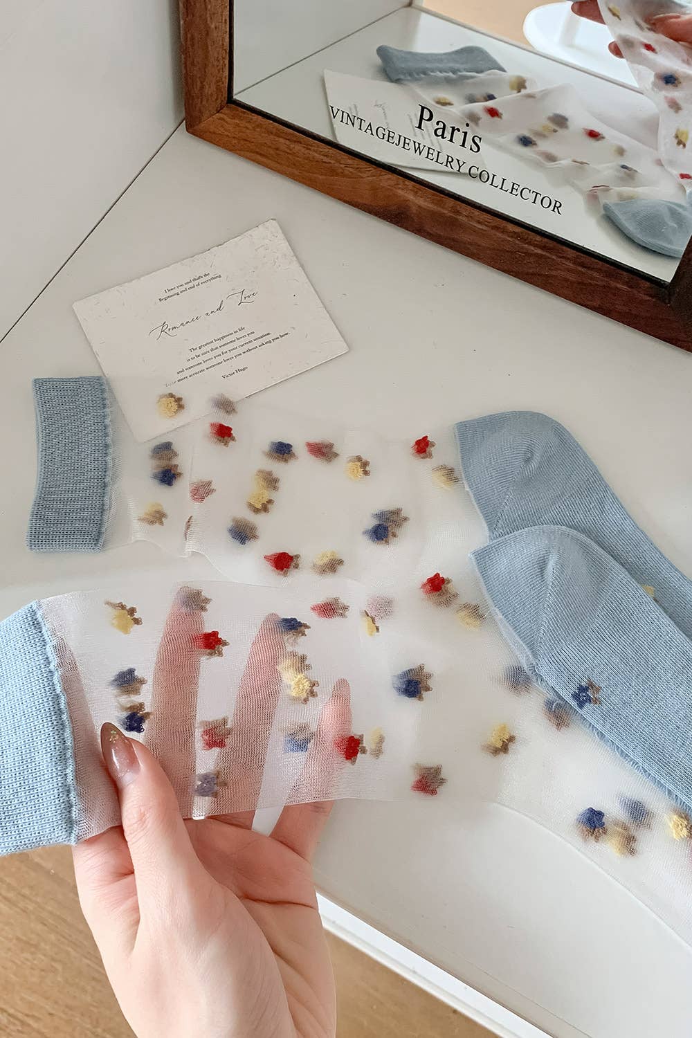 Flerfarvet Gennemsigtige strømper med flerfarvede blomster 🌼🌈 for engroshandel på Faire6