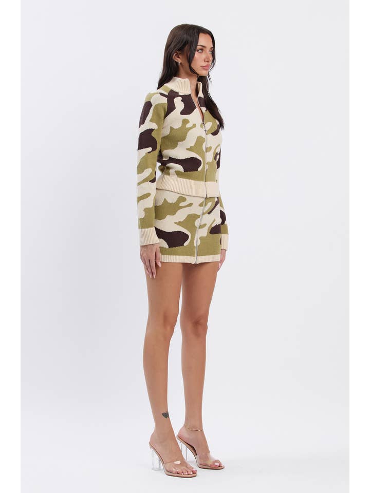 Thick camo print ribbed knit zip up top for wholesale on Faire4