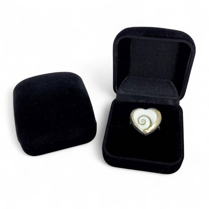 Black felt ring and earring case for wholesale by La Boîte à Cailloux