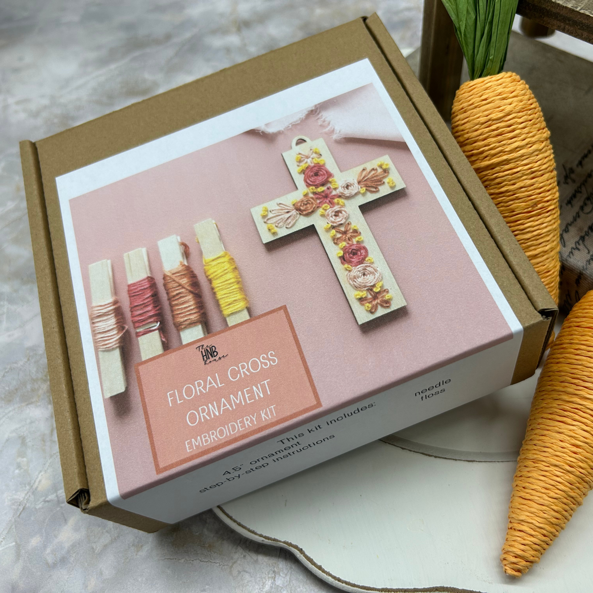 The HNB House - Wholesale Doe-het-zelf-knutselset - Floral Cross DIY-borduurpakket2