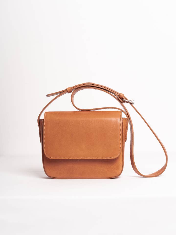 Full Grain Leather Saddle Bag | Crossbody and Shoulder Bag for wholesale by Casia Leather Bags