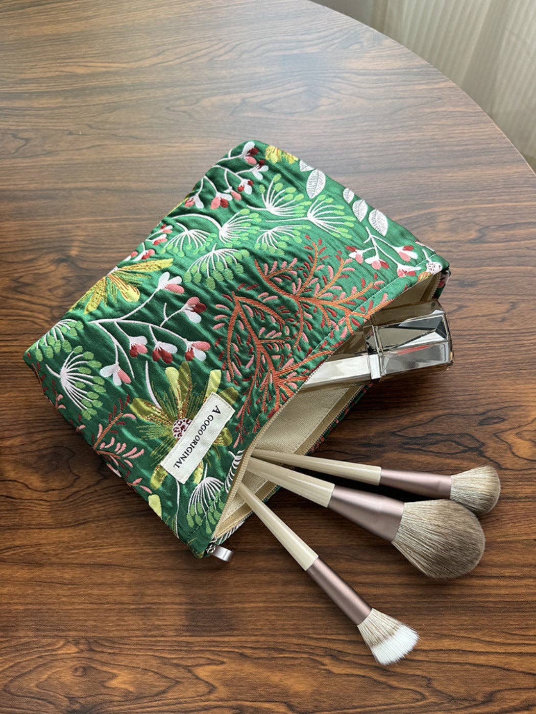 Funkyrel® Atzbranding Limited – wholesale Make-up/cosmetic bag – Cosbai – Retro Floral Embossed Canvas Makeup Bag8