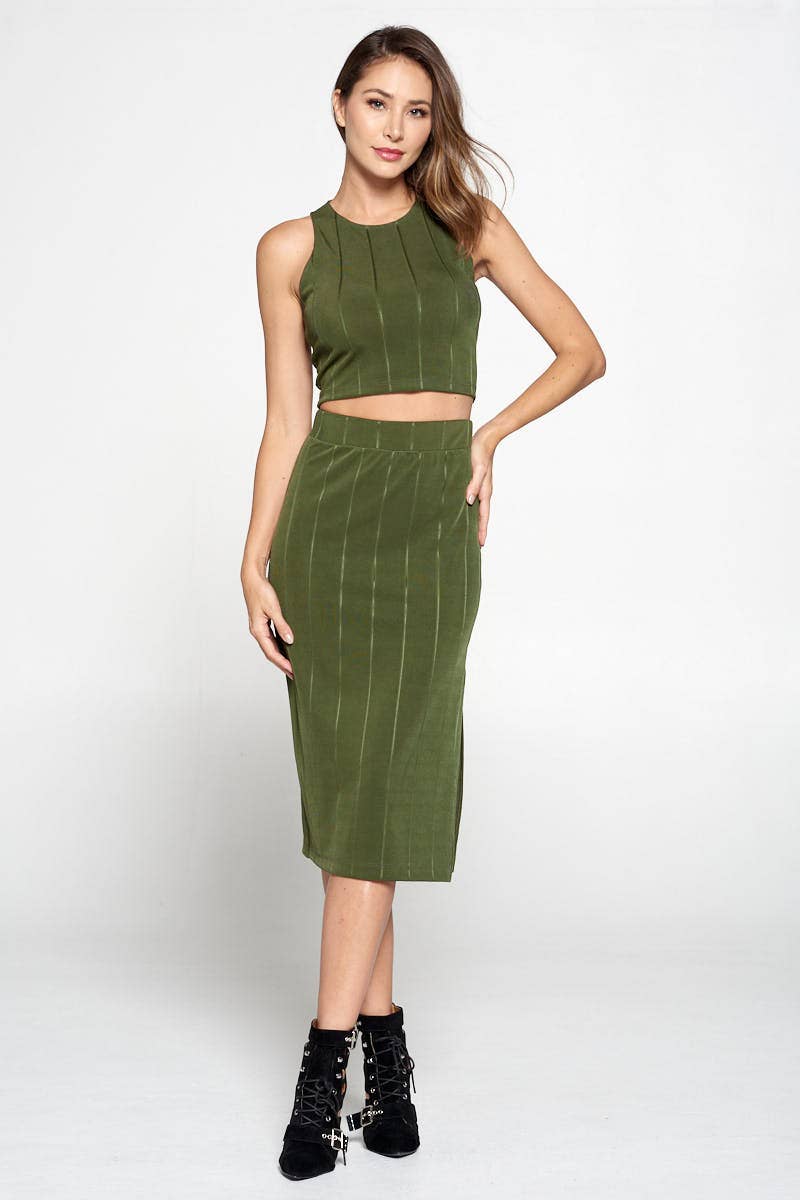 OLIVE Made in USA Jupe midi en tricot olive avec détails rayés en vente sur Faire1