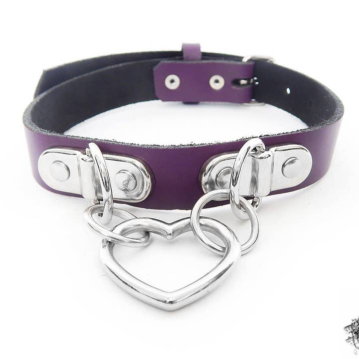 8th Sin – wholesale Choker/collar – Purple Leather Bound Heart Ring Choker - Heart Ring Collar