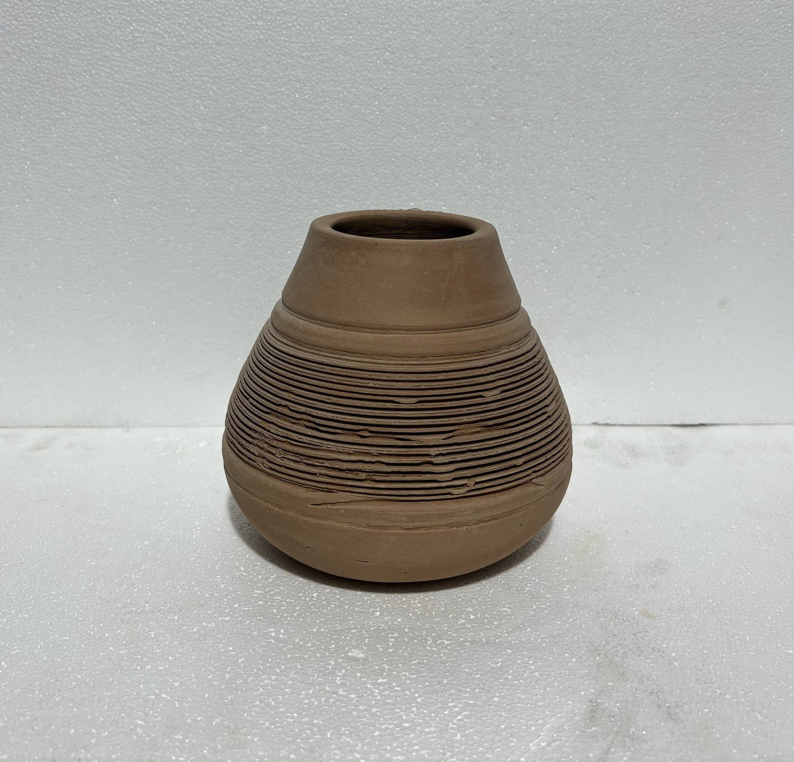 Terracotta Vase Natural H 5.5" & Dia 6.3" for wholesale on Faire1