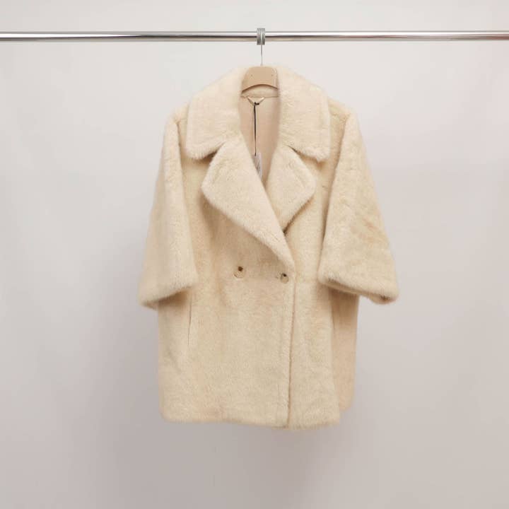 Cecile Wang - Wholesale Fur/Faux Fur Coat - Women's - Short faux fur coat 3/4 sleeves DSY250353