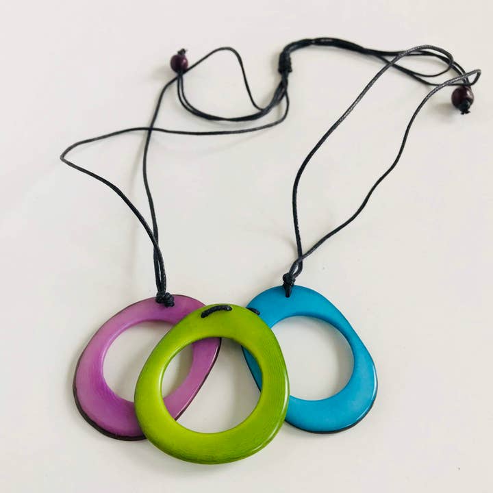 Belart Fair Trade - Wholesale Pendant/Charm Necklace - Tagua 3-Ojete Suba Necklace