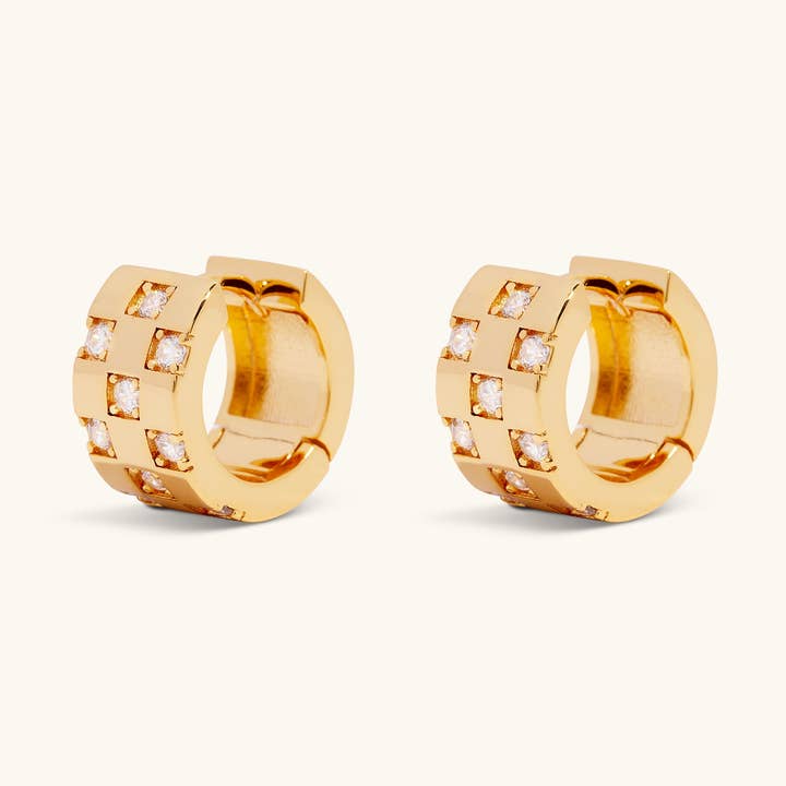 Orecchini a cerchio in ottone placcato oro 18K Gigi per la vendita all'ingrosso da parte di Lola & Tae