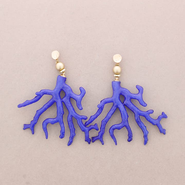 Boucles d'oreilles pendantes en résine corail pour la vente par Sonata