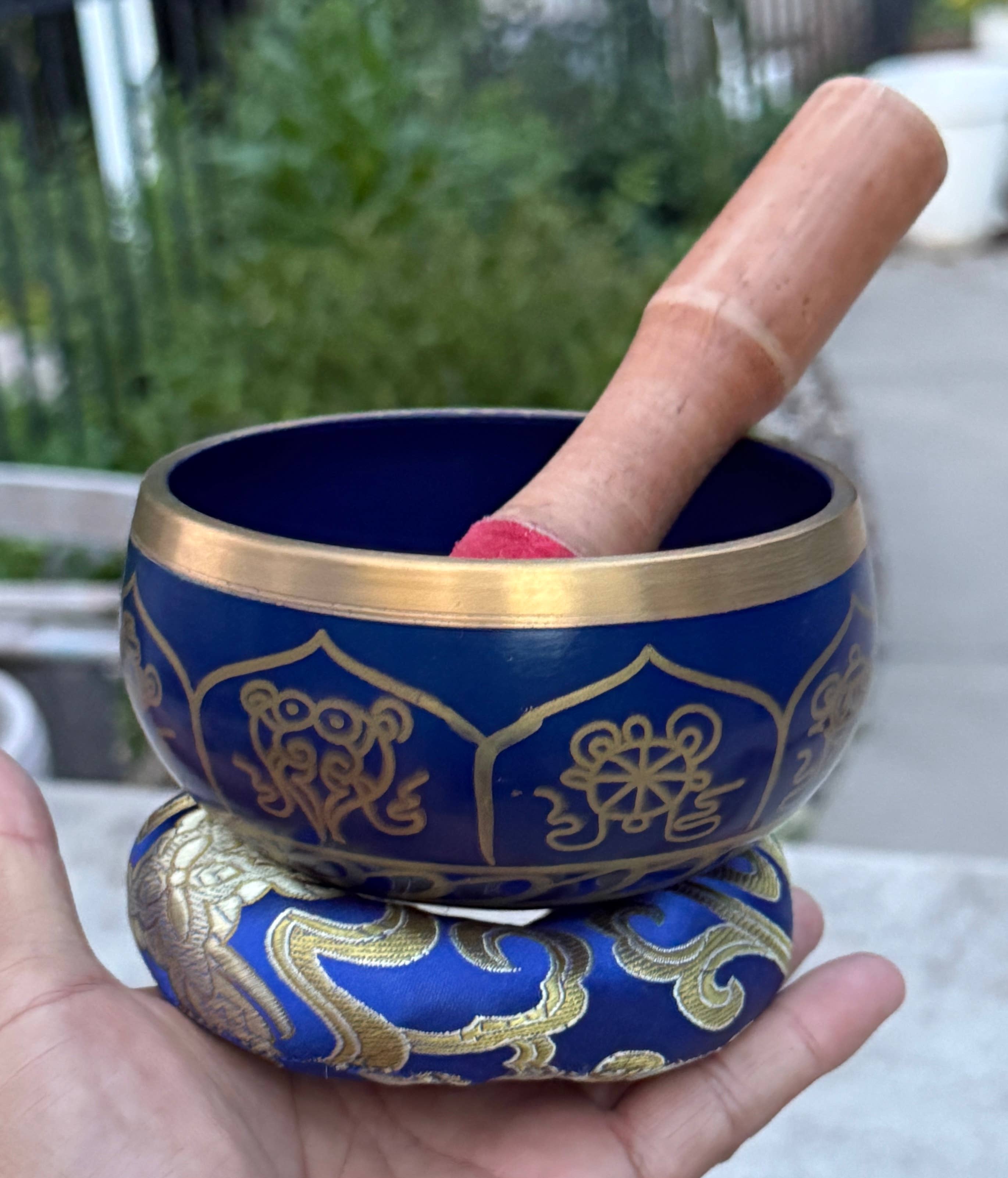 Lungta Imports - Wholesale Meditation Supplies - Singing Bowl Complete Set ~ 8 Lucky Symbols ~ For Meditation16