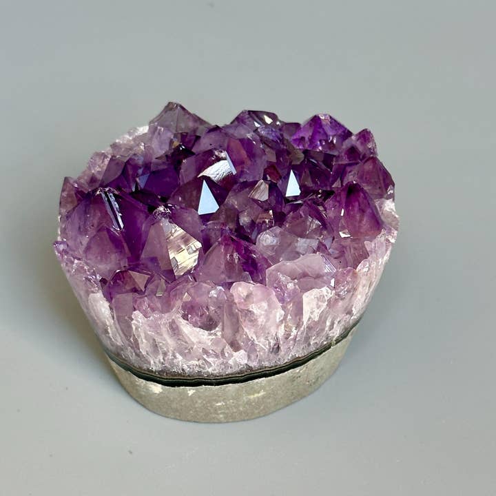 Deep Purple Project – wholesale Ornament – Amethyst Crystal Cupcake – Giftable Stone9