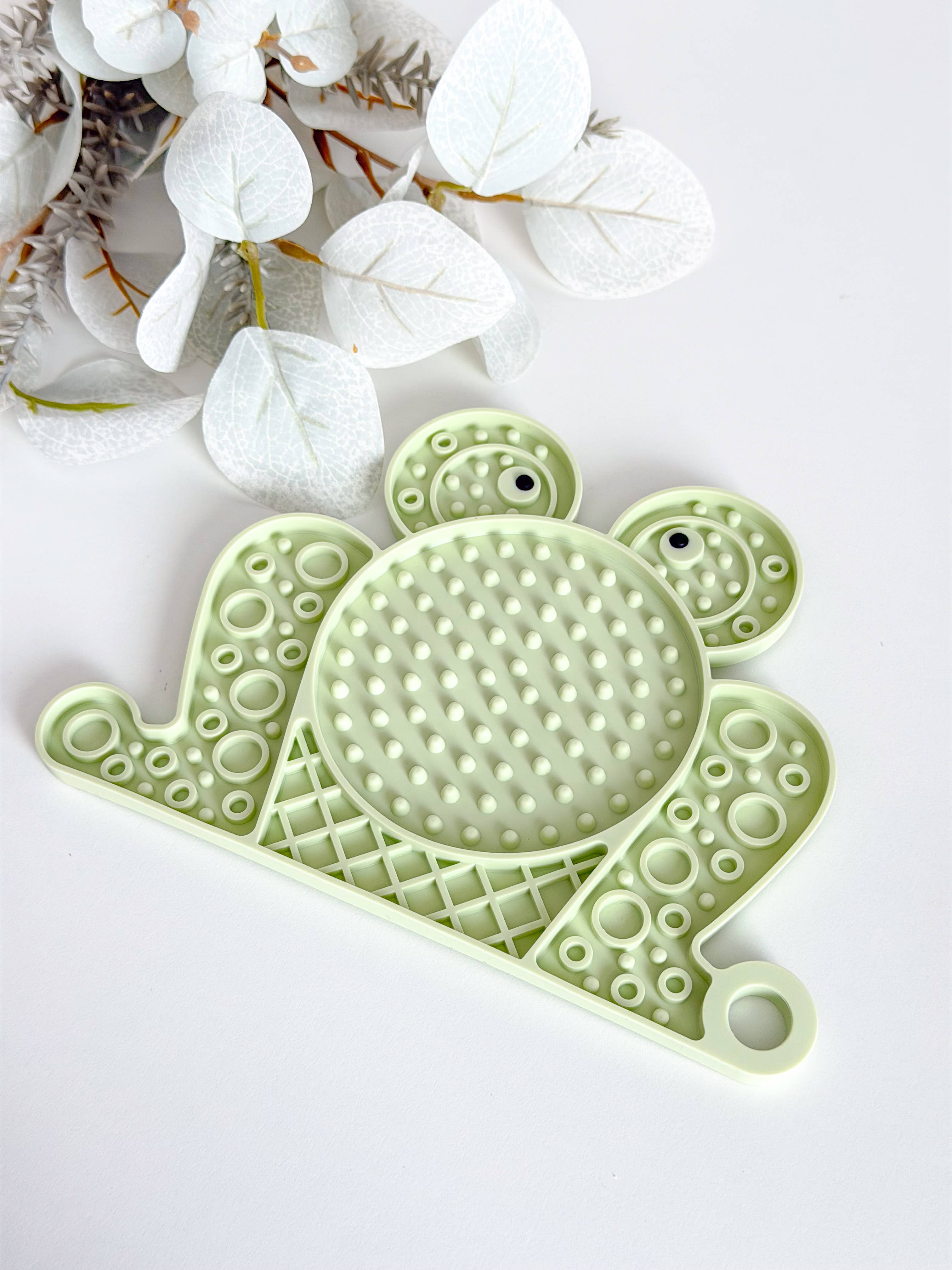 Doggotique - Wholesale Pet Food Mat - Dog - Frog licking mat, feeding mat for small dogs and cats3