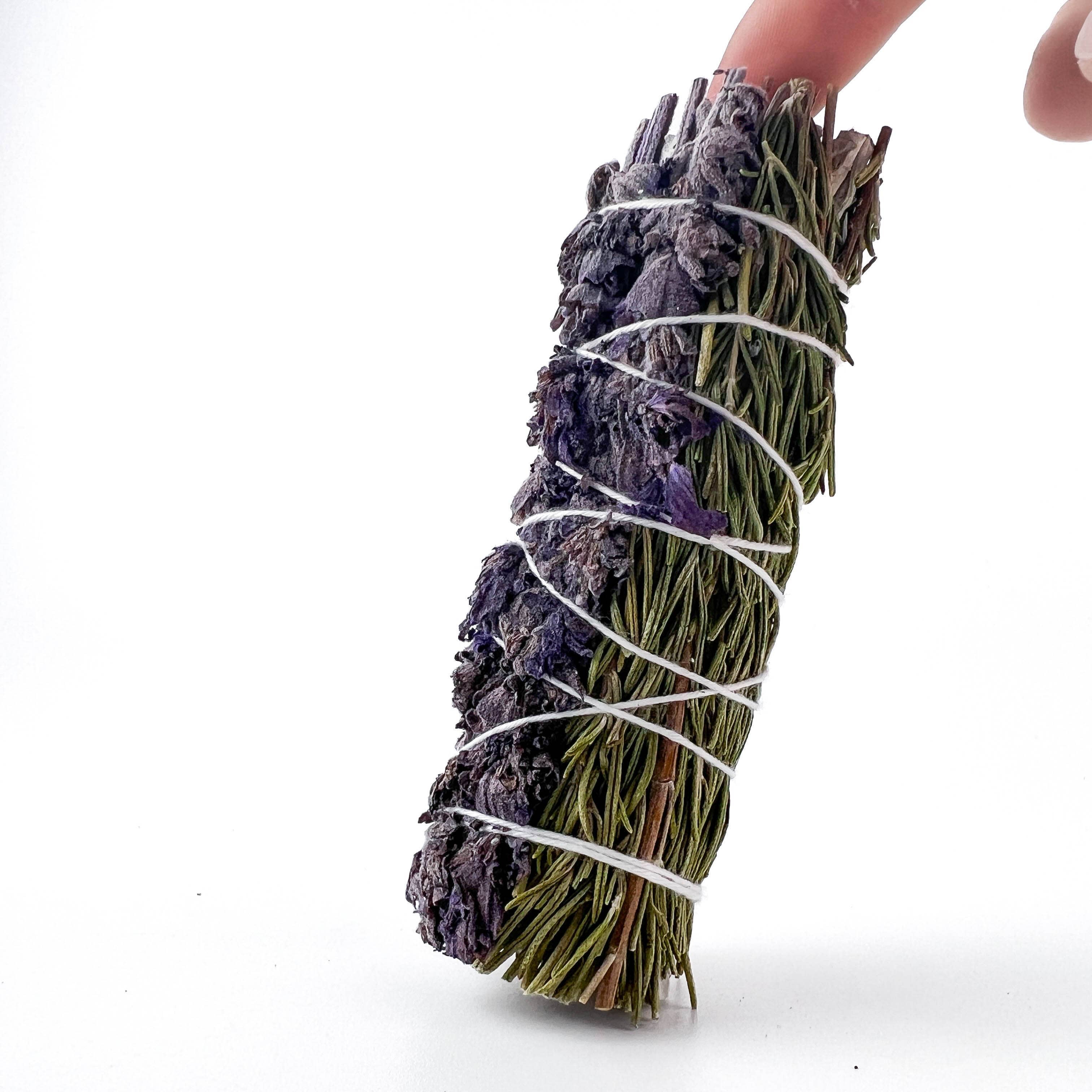 GREENROOTS USA LLC – Großhandel Räucherbündel – 7 Kräfte (Weißer Salbei mit 7 Kräutermischung) Räucherbündel 4"4