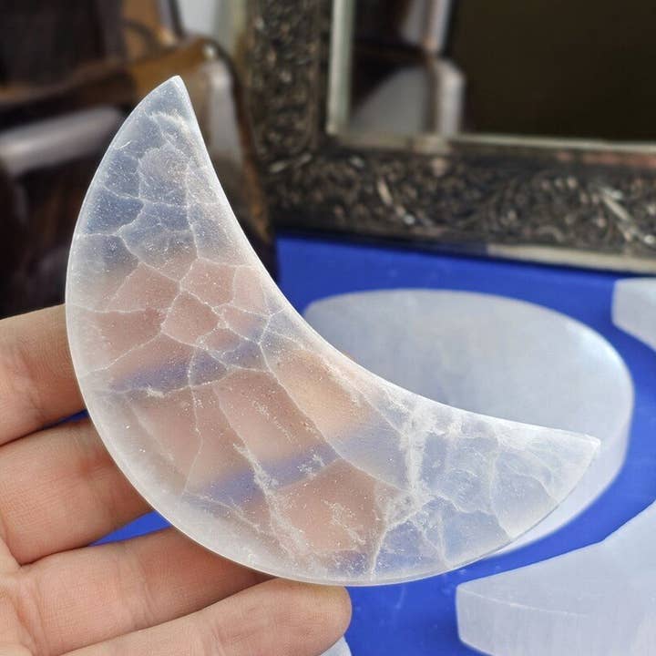 Selenite Moon Plate 10 cm for wholesale by UNDERSUN.STORE