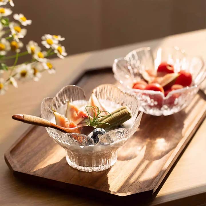 Skål i glas med blomstermotiv og ujævn kant for engroshandel hos MinoCraft