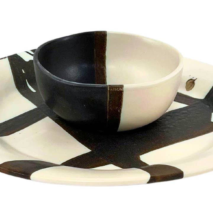 Round Charger / 14" Platter for wholesale by ALEX MARSHALL STUDIOS