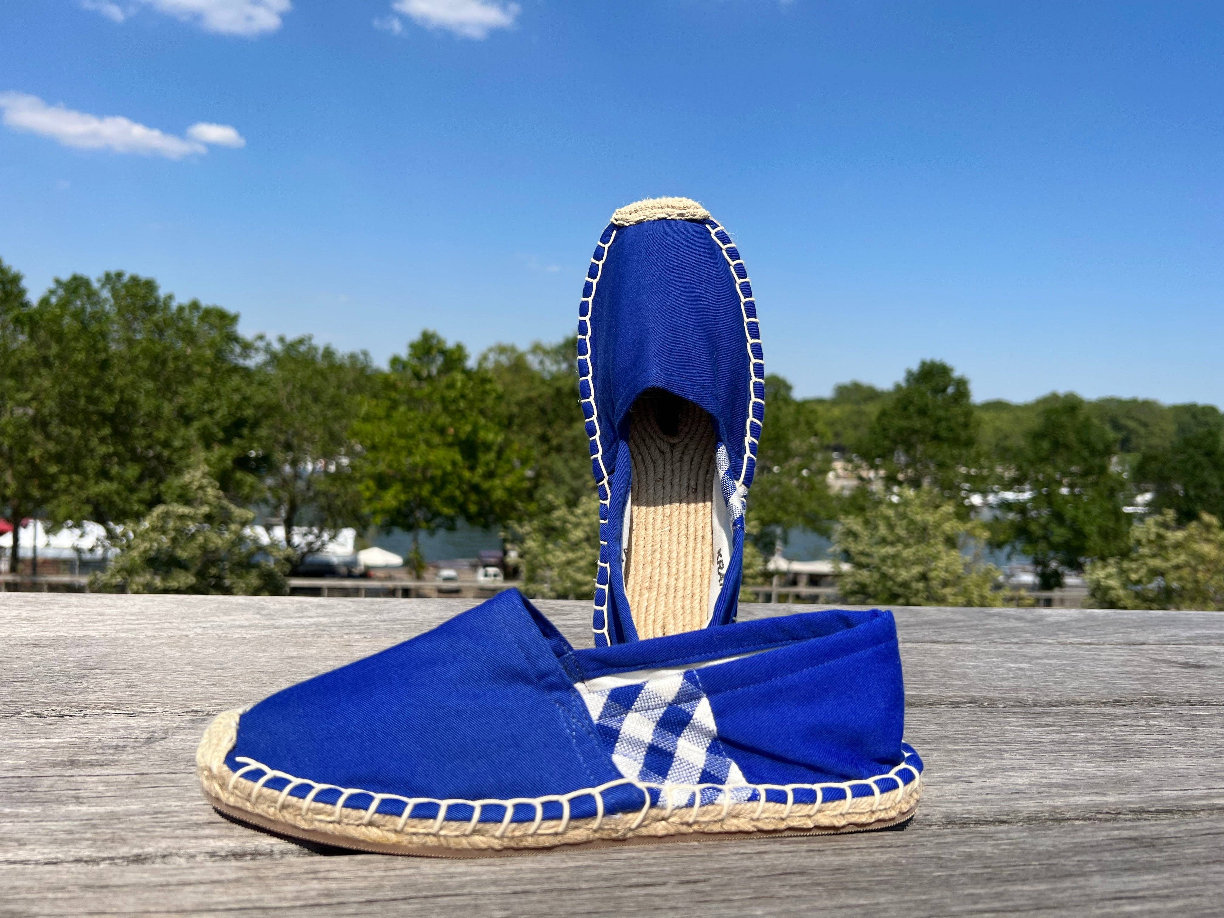 Krama Heritage - Wholesale Flats - Women's - The Krama Blue espadrilles in their large natural palm leaf case2