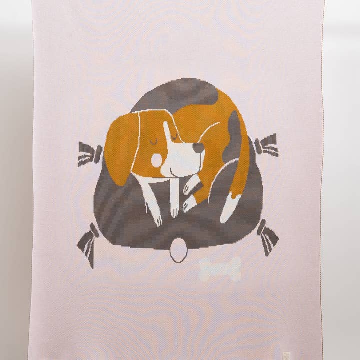 Maxi illustrierte Decke „DER BEAGLE“ für den Großhandel von Emmè baby organic lab