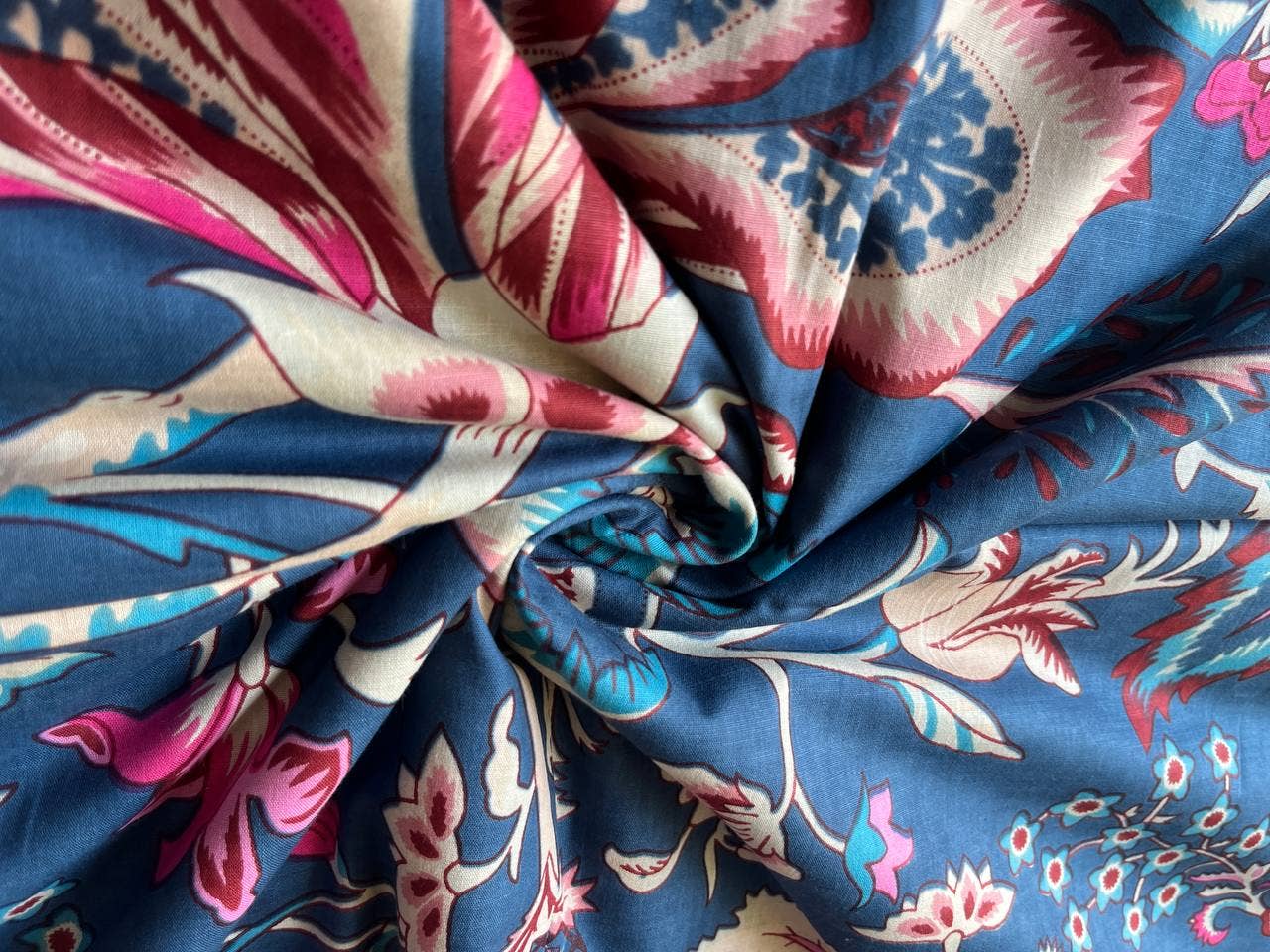 Bhawana Handicrafts - Vente Peintures pour tissu - Tissu indien fait à la main, tissu de couture à imprimé floral pour femmes3