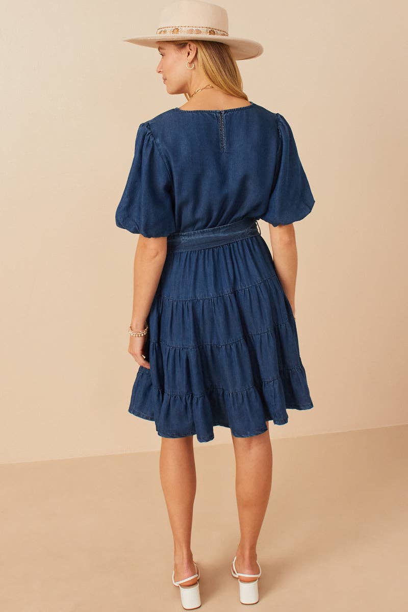 Mid denim Dames spijkerjurk met gewassen look en ceintuur, V-hals. voor groothandel op Faire5