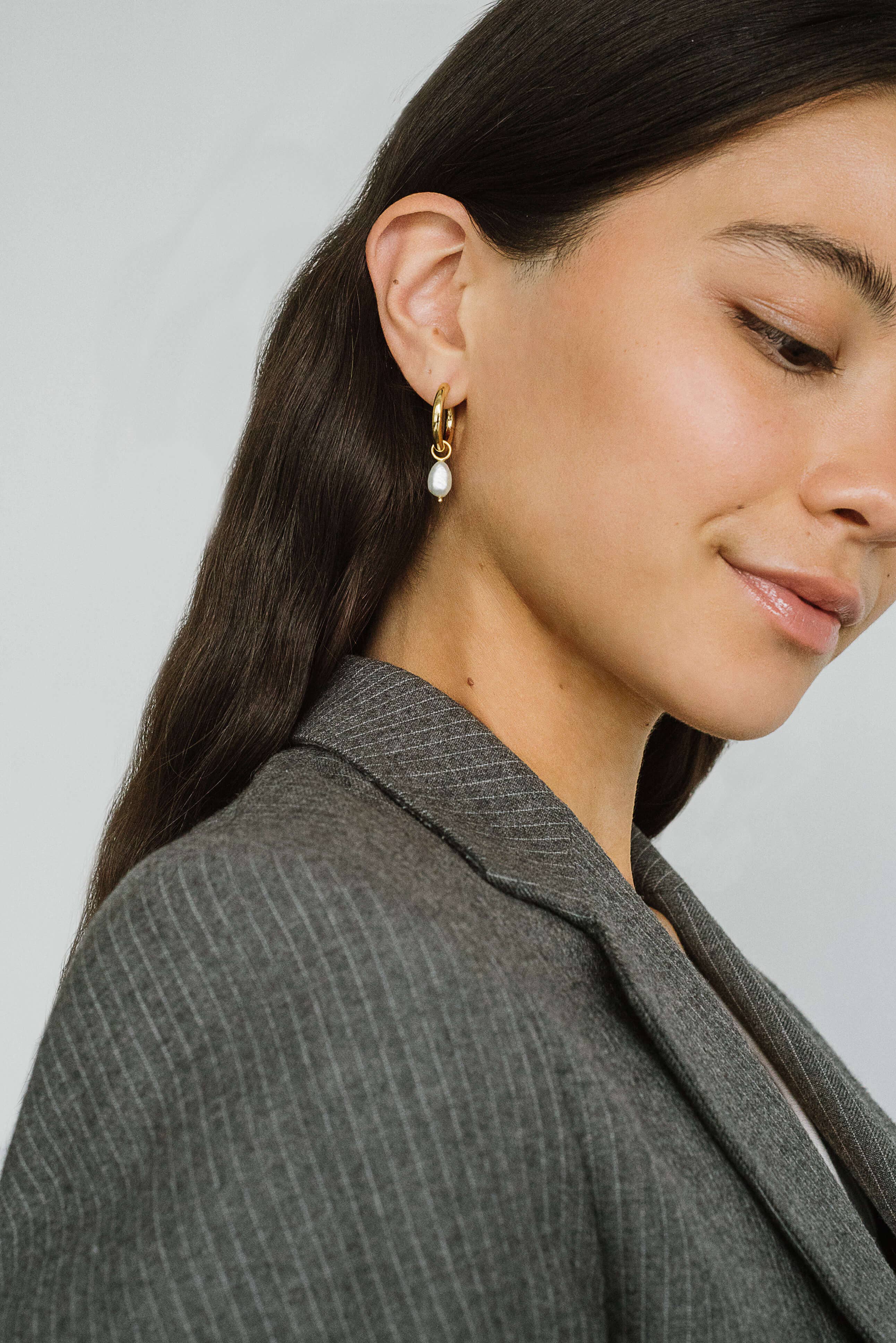 Kara Yoo - Venta al por mayor Pendientes colgantes - Colgante Uma Hoops + Pearl Drop3