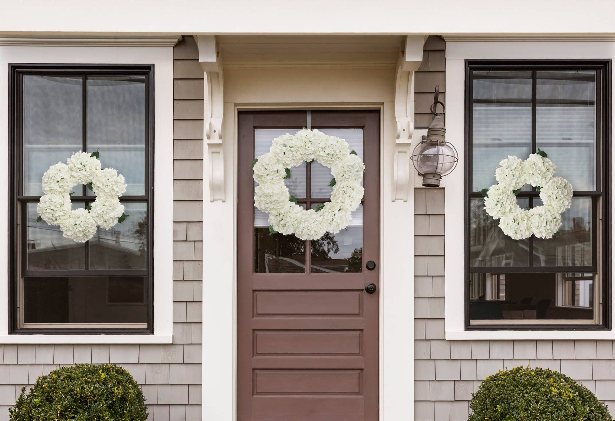 Larksilk - Wholesale Wreath - 2-Pack: 24" White Hydrangea Wreath With Grapevine Ring1