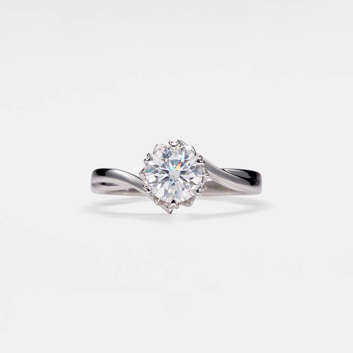 Anello di fidanzamento con moissanite fiocco di neve in argento sterling 925 per la vendita all'ingrosso da parte di Perimade & Co. LLC