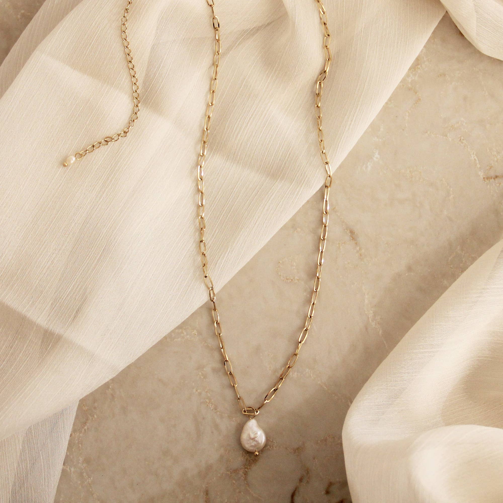MAIVE - Wholesale Pendant/Charm Necklace - Baroque Pearl Paperclip Necklace1