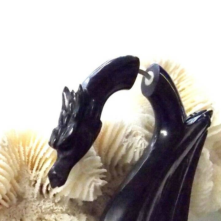 Dalfiya - Wholesale Dangle Earrings - Carved Dragon Split Gauge Earrings Faux Plug Black Gothic2