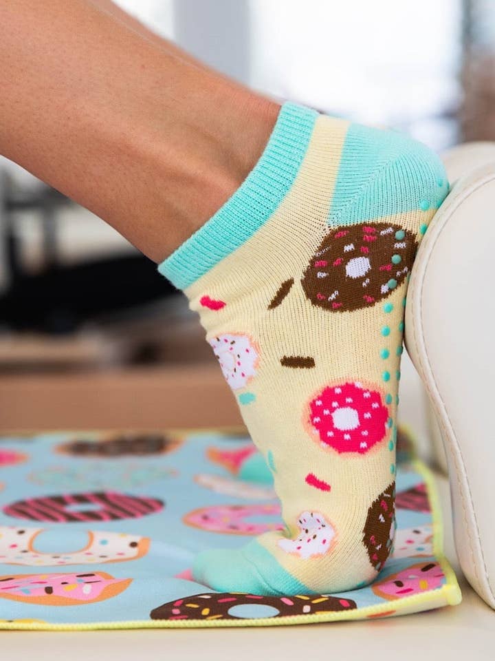 Cheeky Winx - Wholesale Socks - Unisex - Sweet Donuts Grip Socks