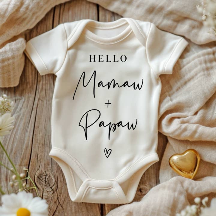Bonjour Mamaw + Papaw Onesie® pour la vente par ZZ Threadz