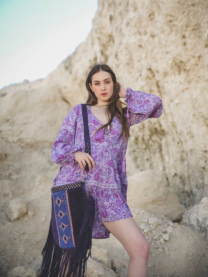 Bolso Ayana con borlas, color violeta para venta al por mayor de Tulle and Batiste