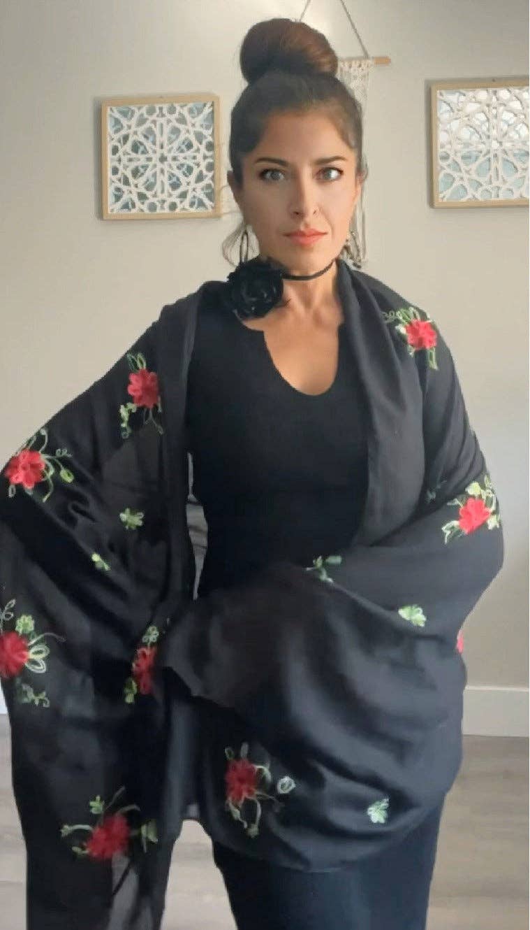 Humble Hilo – Engroshandel Tørklæde - Dame – Humble Hilo Broderet tørklæde/sjal med blomster52