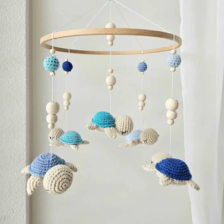 Móvil de Bebé con Tortugas de Ganchillo 🐢 para venta al por mayor de Joy Gift London